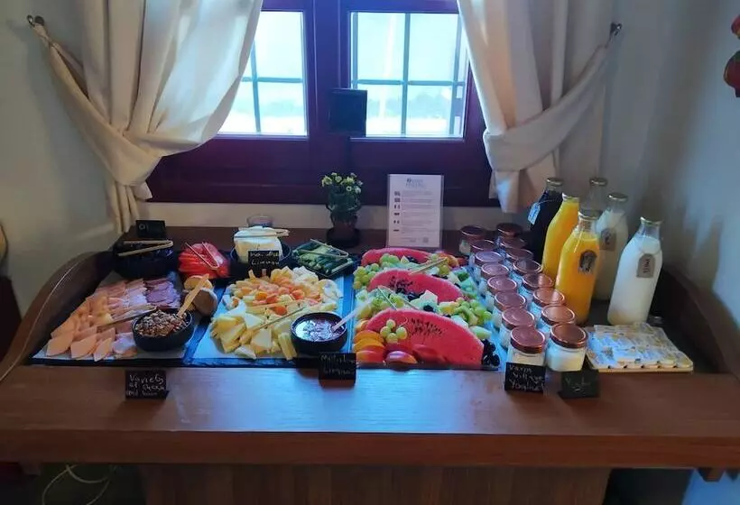 هتل The Varos Residences