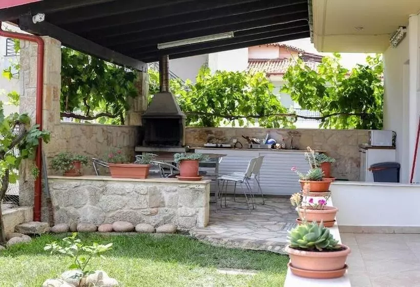 Majatalo Melis Studios