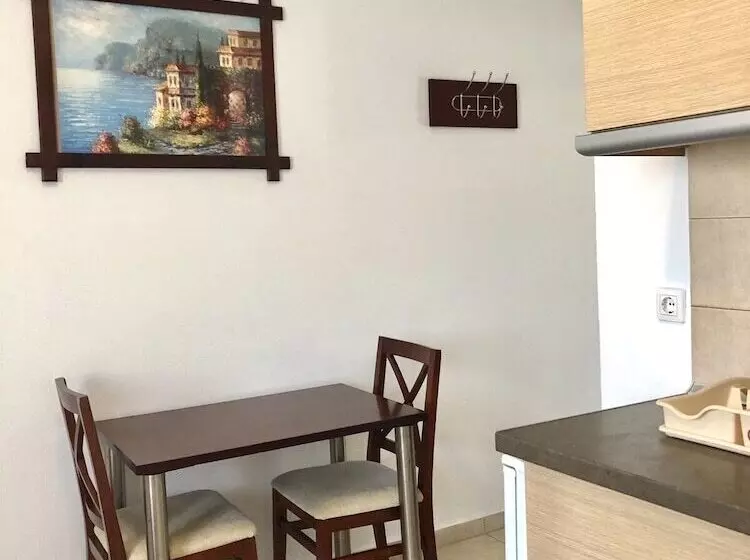 Majatalo Melis Studios