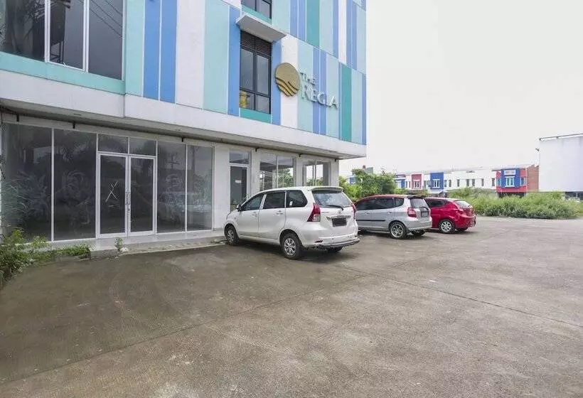 Hotelli Collection O The Regia Tambun