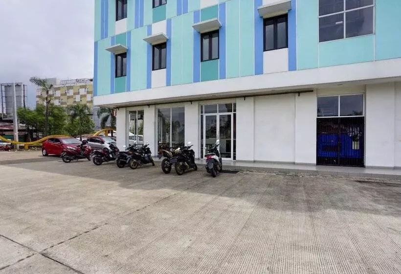 Hotelli Collection O The Regia Tambun