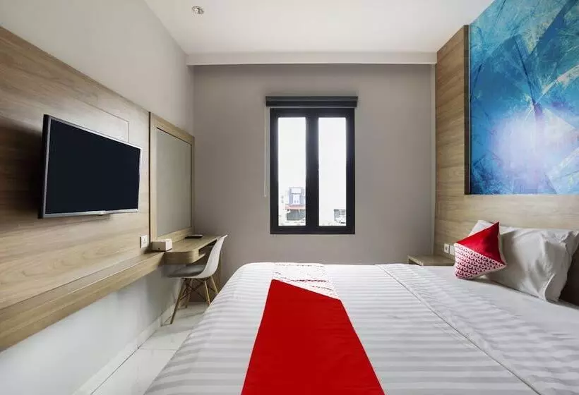 Hotelli Collection O The Regia Tambun