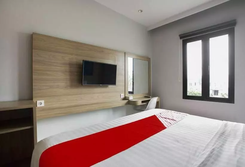 Hotelli Collection O The Regia Tambun