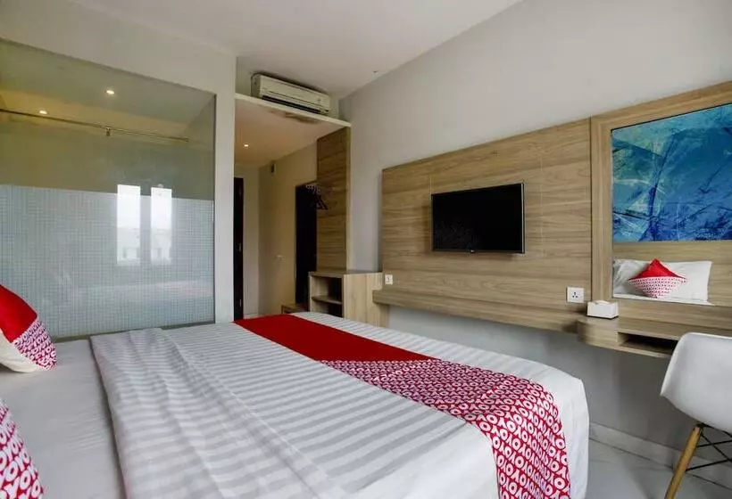 Hotelli Collection O The Regia Tambun