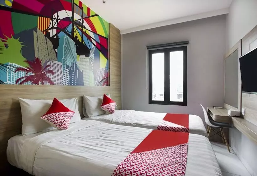 Hotelli Collection O The Regia Tambun