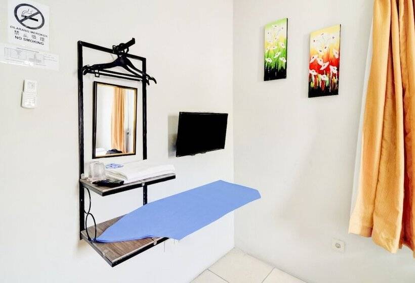 בית מלון כפרי Oyo 90048 Teratai Bekasi Guesthouse