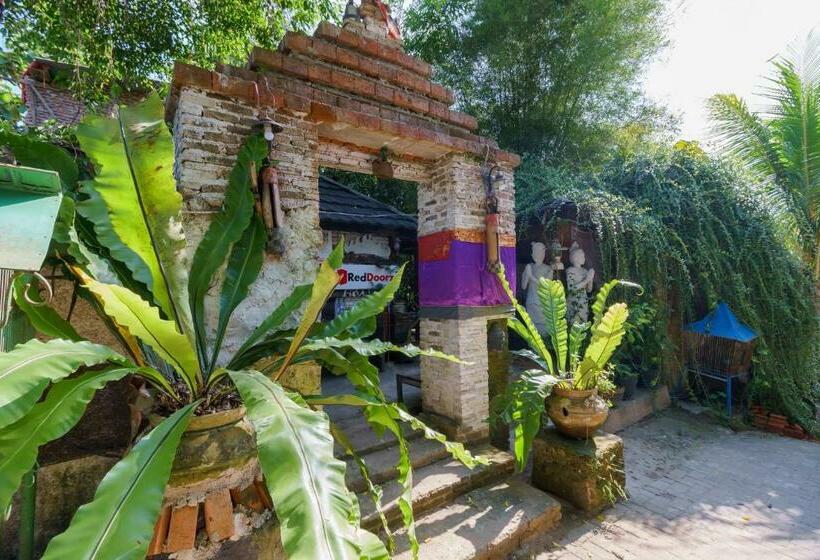 בית מלון כפרי Reddoorz At Kubu Selem Lampung