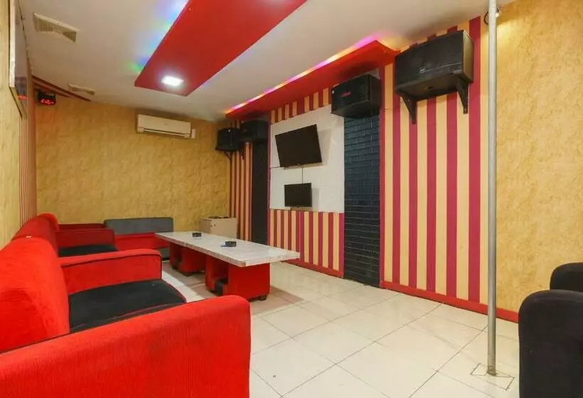 Hotelli Reddoorz At Kubu Selem Lampung