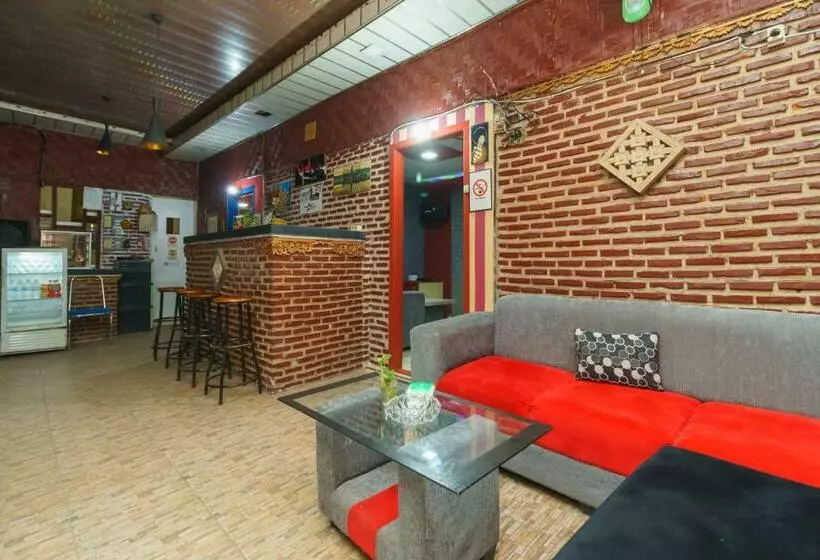 Hotelli Reddoorz At Kubu Selem Lampung