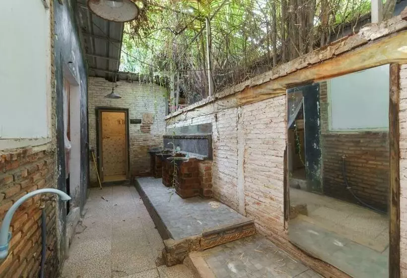 Hotelli Reddoorz At Kubu Selem Lampung