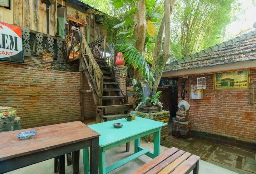 Hotelli Reddoorz At Kubu Selem Lampung