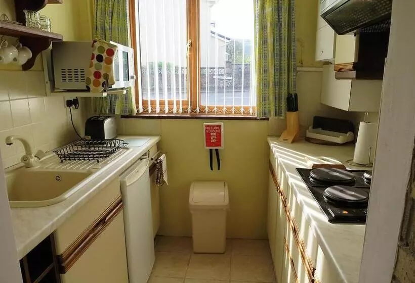 Hotelli Cae Y Rhedyn Annexe