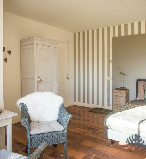 Bed and Breakfast Broeks  Bed En Brood