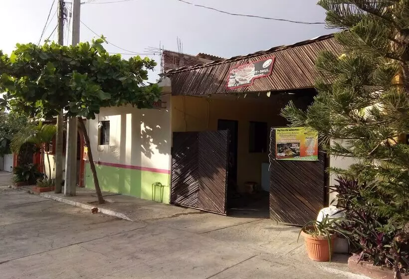 ホテル Air Conditioning, Insurance And Economic Room In Zihuatanejo