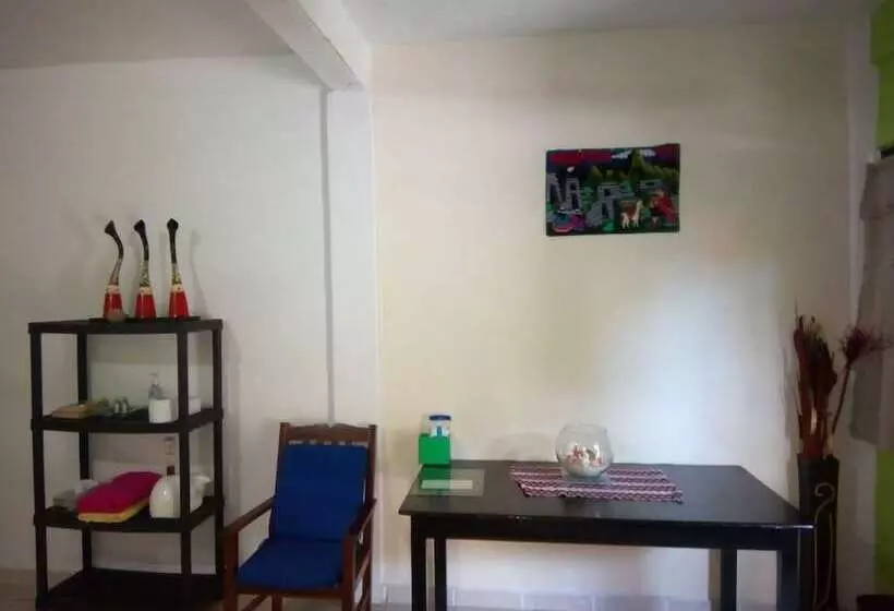 ホテル Air Conditioning, Insurance And Economic Room In Zihuatanejo