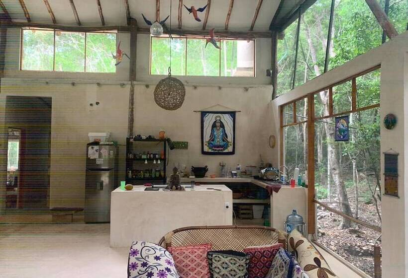 בית מלון כפרי Casa Nah Ku Hostel