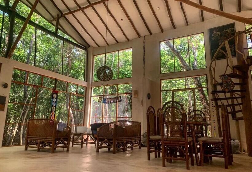 בית מלון כפרי Casa Nah Ku Hostel