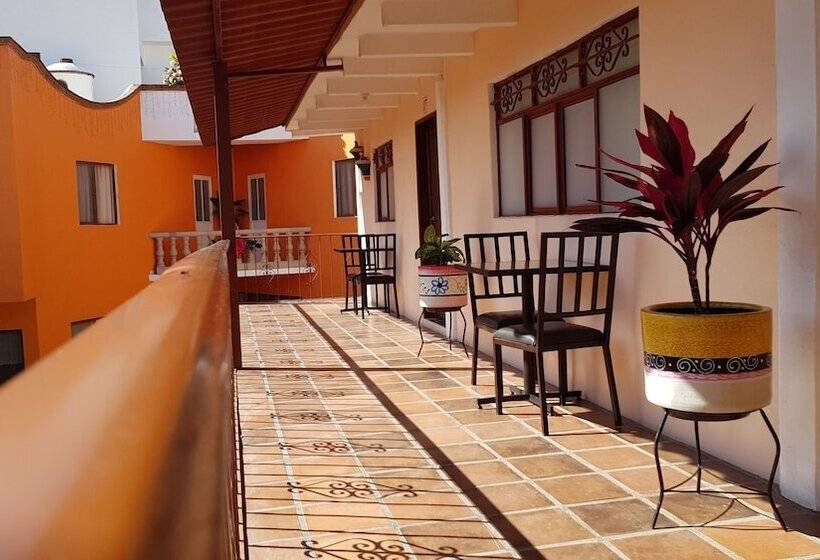 هتل El Jardín Del Edén