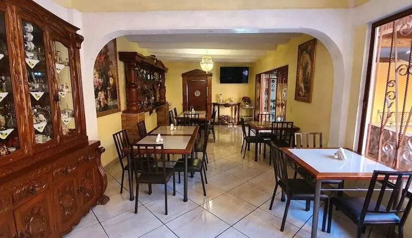 هتل El Jardín Del Edén