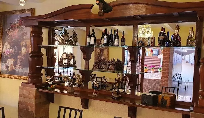 هتل El Jardín Del Edén