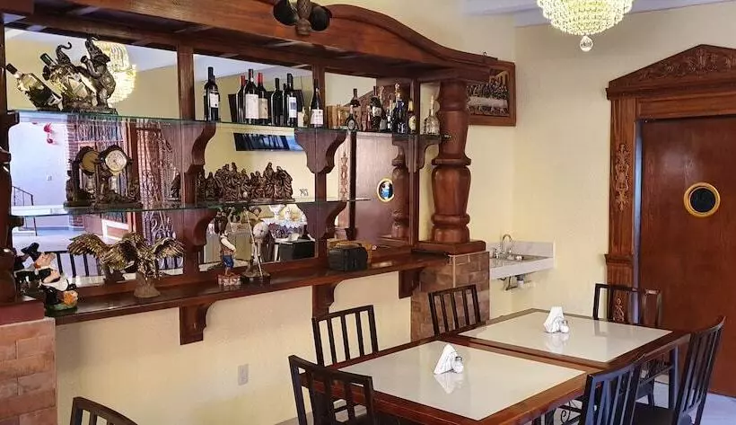 هتل El Jardín Del Edén