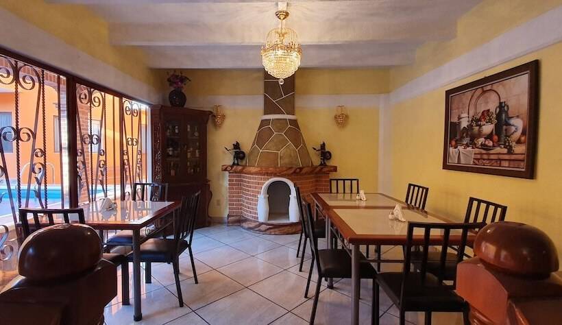 هتل El Jardín Del Edén