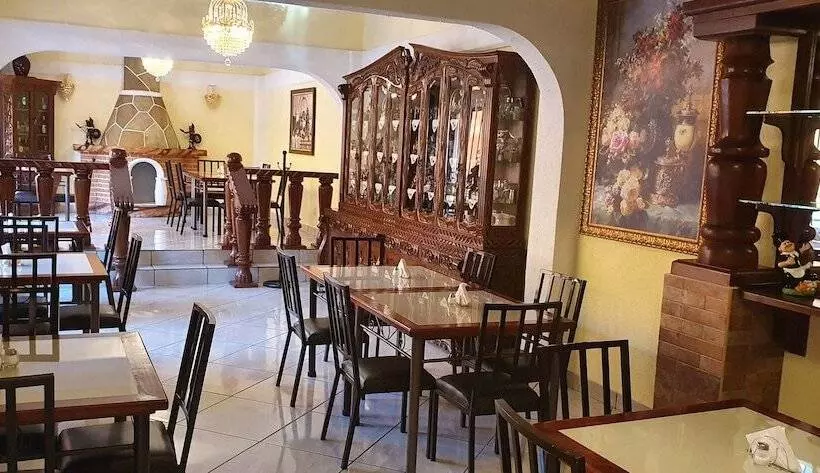 هتل El Jardín Del Edén