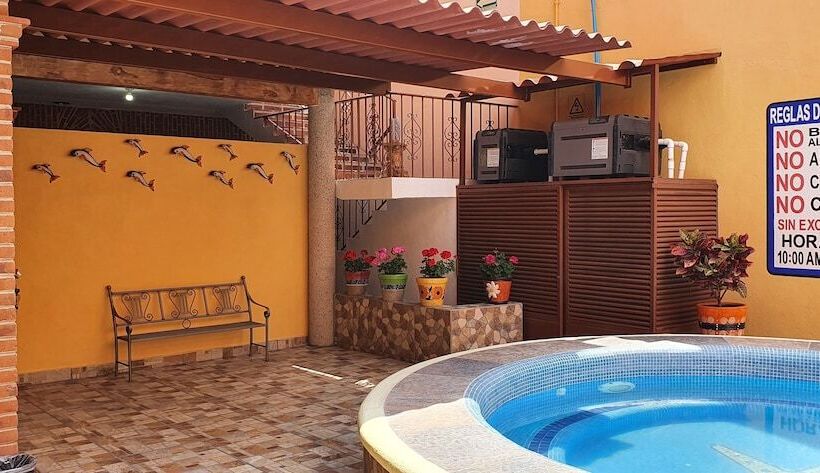 هتل El Jardín Del Edén