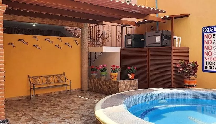 هتل El Jardín Del Edén