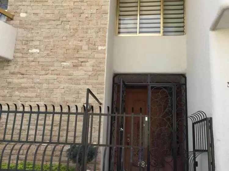 ホテル Euka Suites