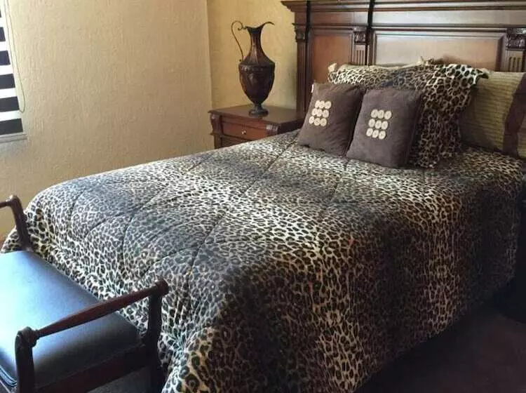 ホテル Euka Suites