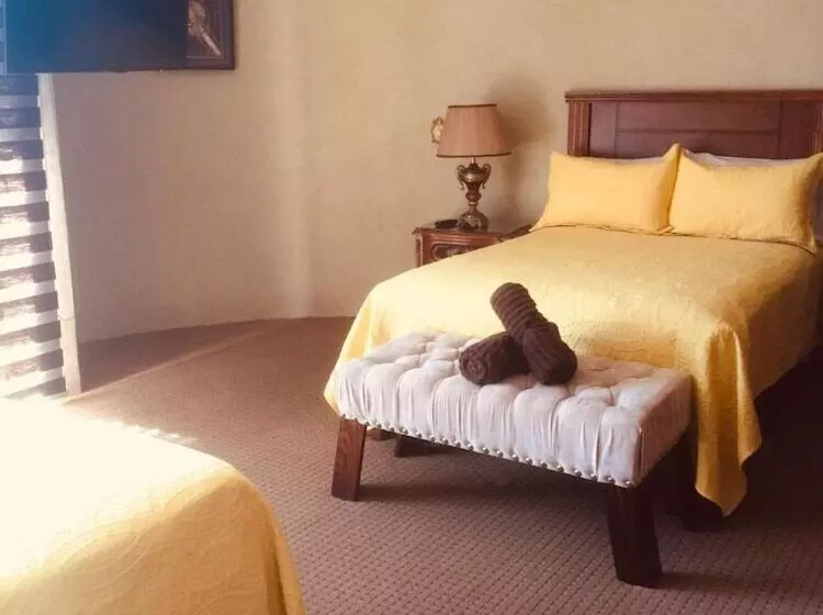 ホテル Euka Suites