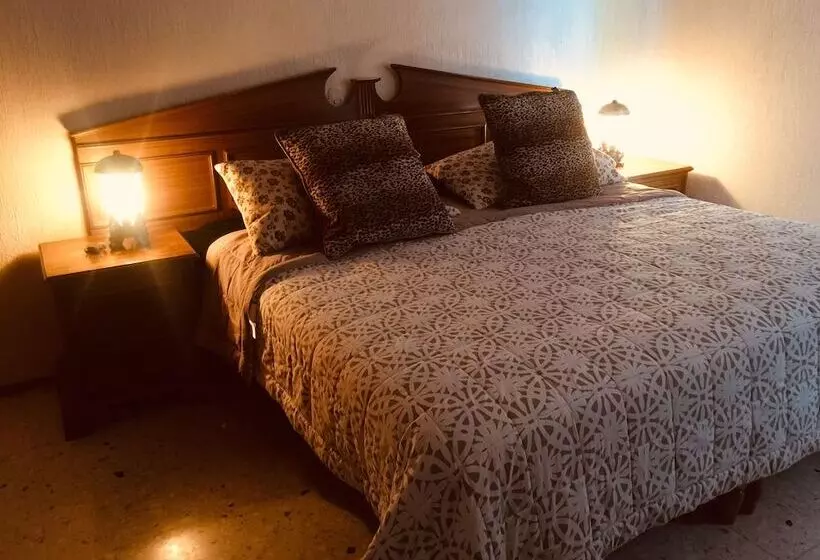 ホテル Euka Suites