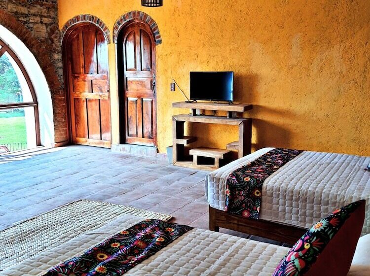Otel Hacienda Los Dolores   Hostel