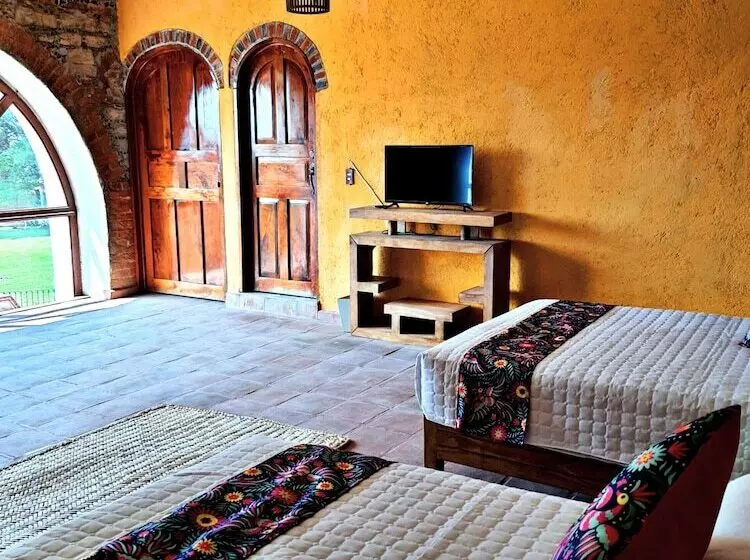 Hotelli Hacienda Los Dolores   Hostel