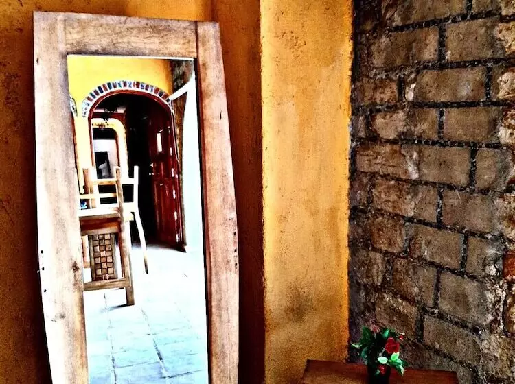 Hotelli Hacienda Los Dolores   Hostel