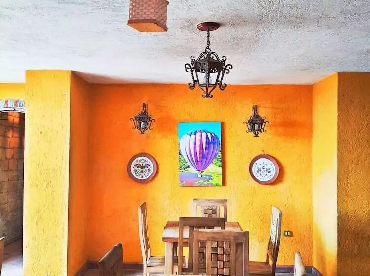 Hotelli Hacienda Los Dolores   Hostel