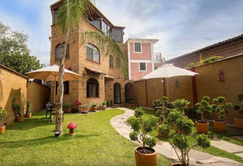 هتل Ma Petite Maison