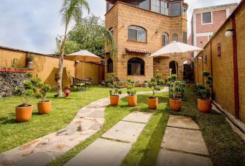 هتل Ma Petite Maison