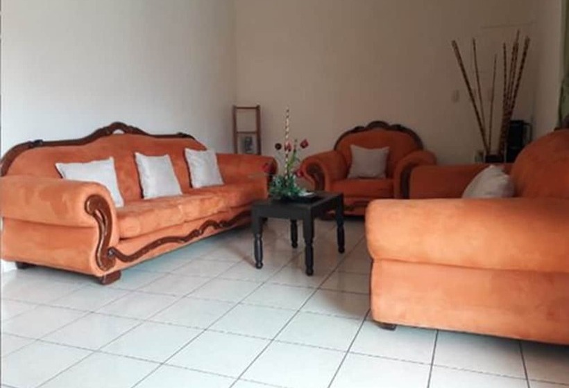 ホテル Tercera Avenida