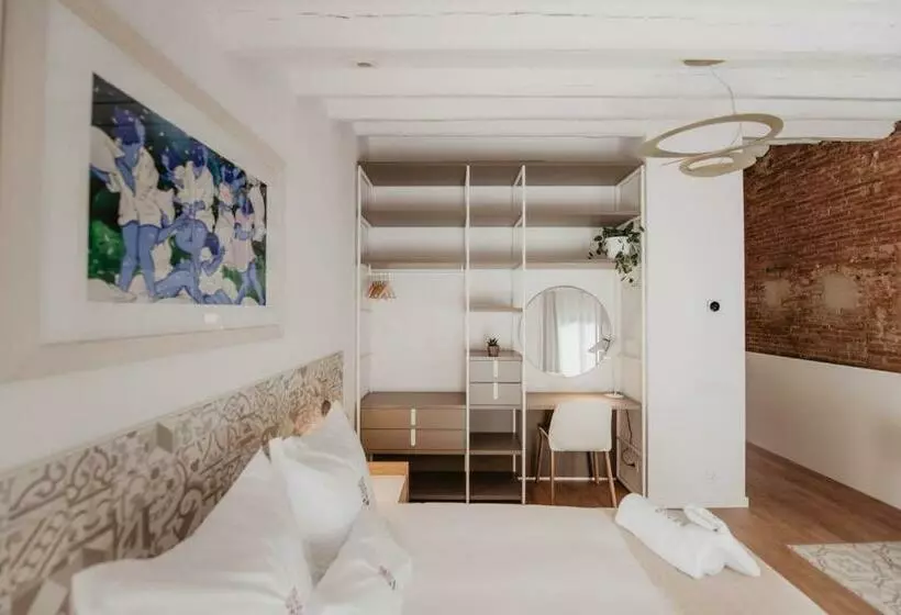 تختخواب و صبحانه Petit Luxe Volta