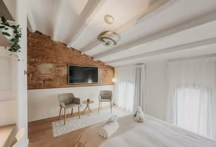 تختخواب و صبحانه Petit Luxe Volta