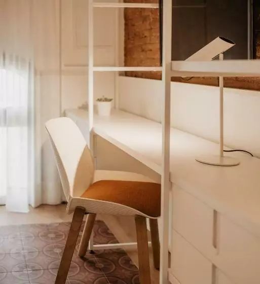 تختخواب و صبحانه Petit Luxe Volta