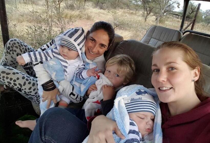 مبيت وإفطار Simba Safaris African Pride Exotic Lodge