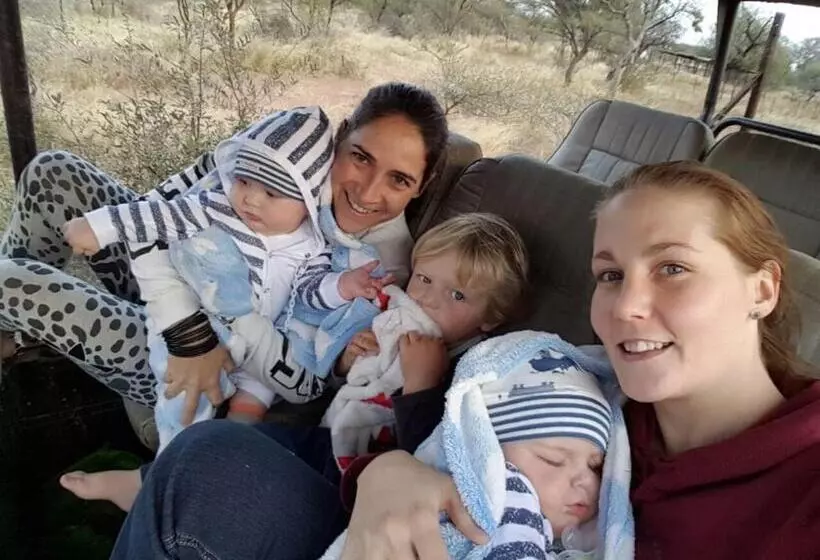 ベッドアンドブレックファースト Simba Safaris African Pride Exotic Lodge