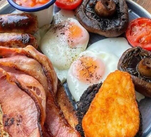 مبيت وإفطار Simba Safaris African Pride Exotic Lodge