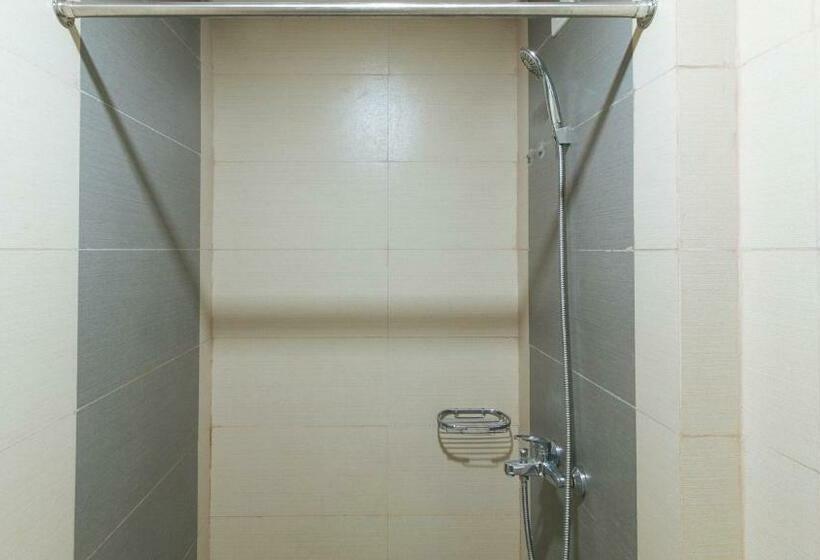 בית מלון כפרי Jhocson Residences Manila