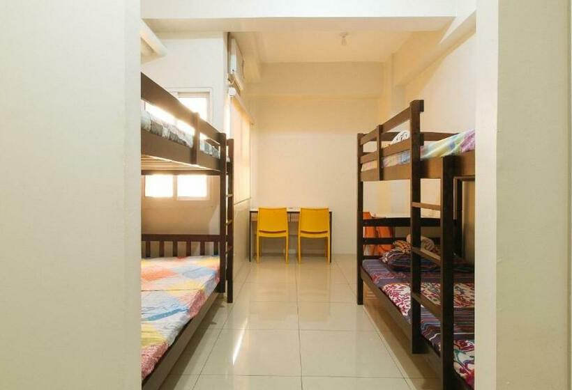 בית מלון כפרי Jhocson Residences Manila