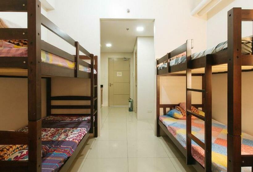 בית מלון כפרי Jhocson Residences Manila