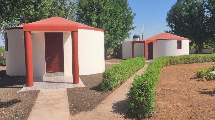 בית מלון כפרי Krishna Farm & Forest